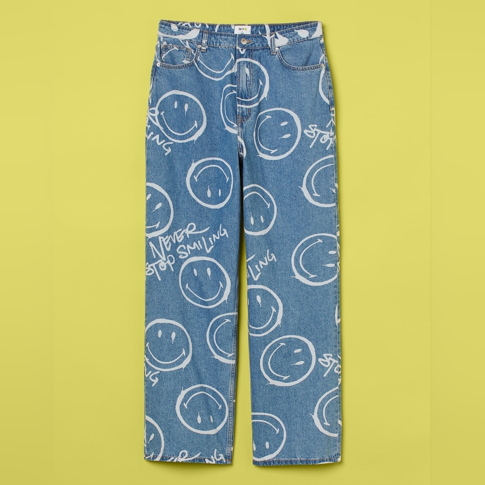 Smiley 🙂 x H&M - Loose High Jeans - Size 6